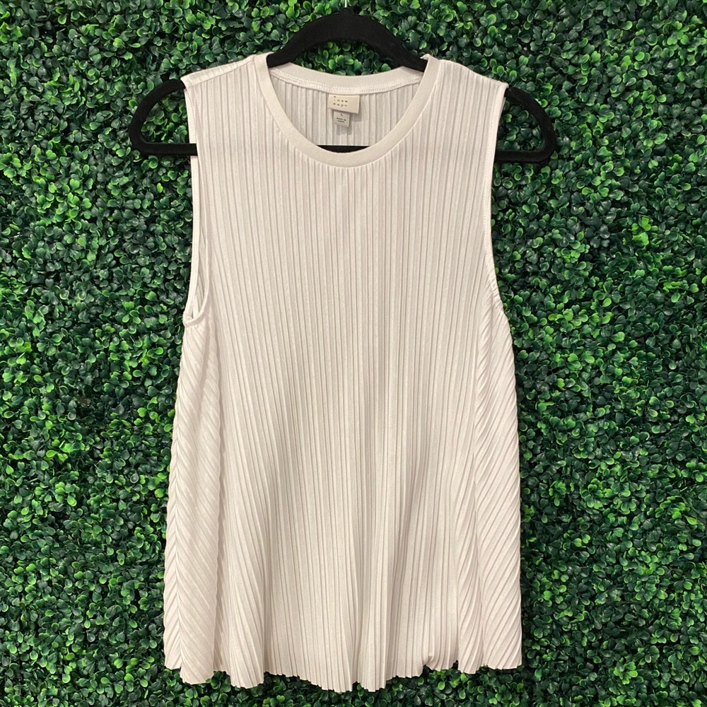 White Flowy Tank Top by A new Day Size Large